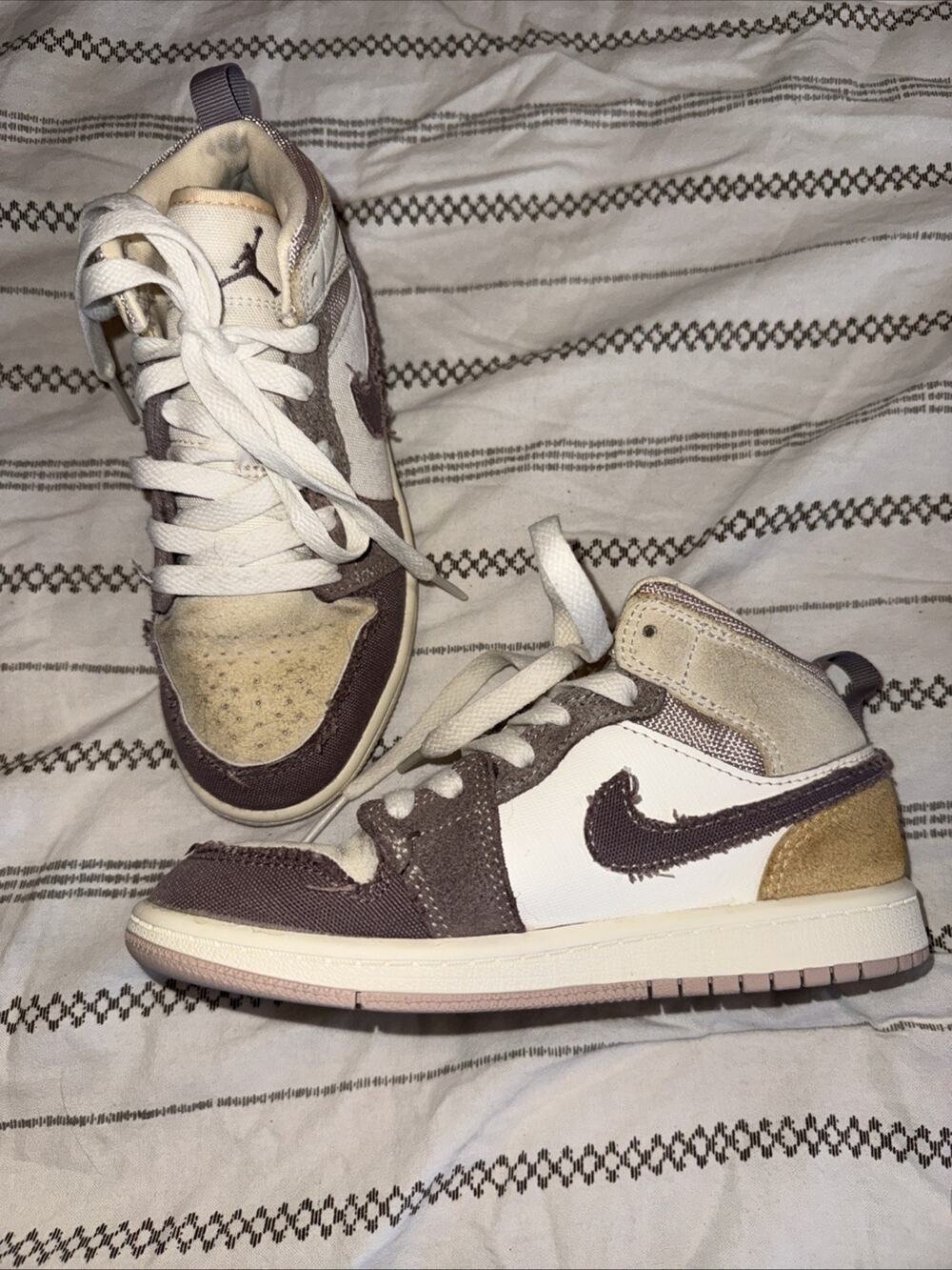 Air Jordan 1 Mid Taupe Haze Kids Size 13C High-Top Basketball Sneaker Shoe
